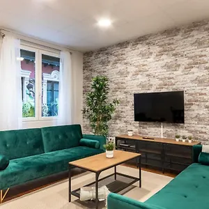 https://centro-del-casco-viejo-junto-a-la-catedral.bilbaohotelsspain.com